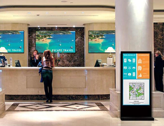 Digital Signage Solutions for Enhancing Customer Experience in Hospitality
